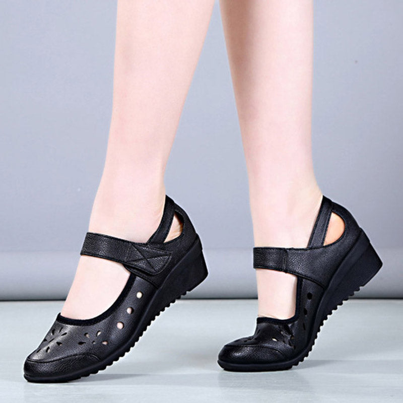 sandals color black size 5 for women