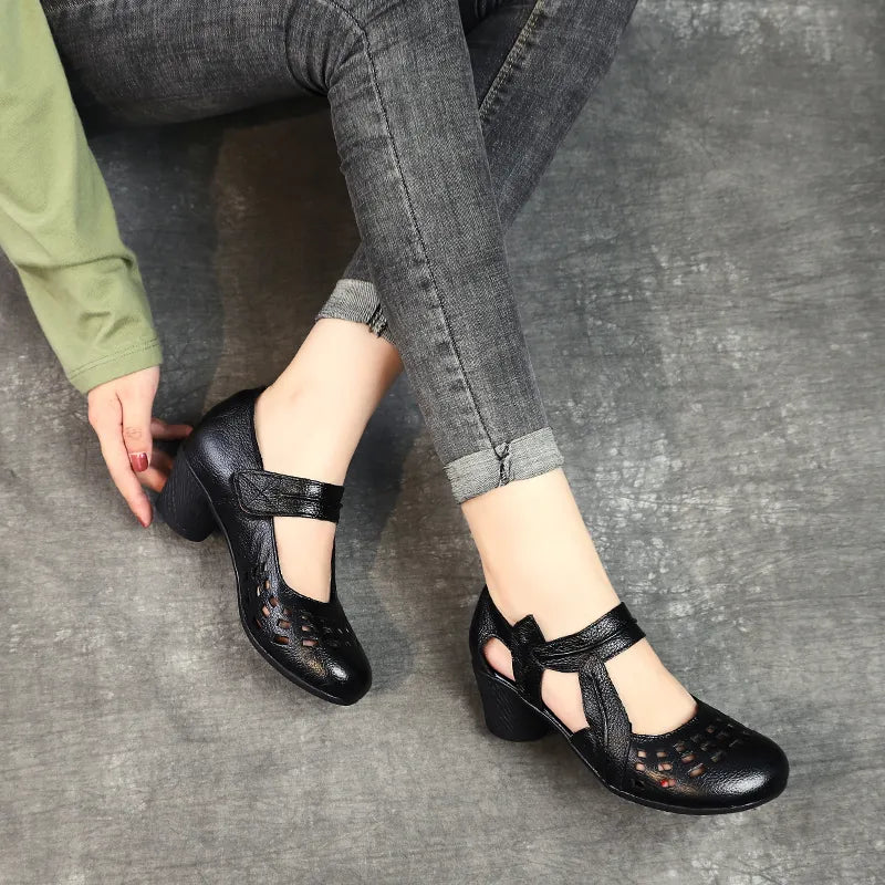 round heels sandals color black size 6 for women