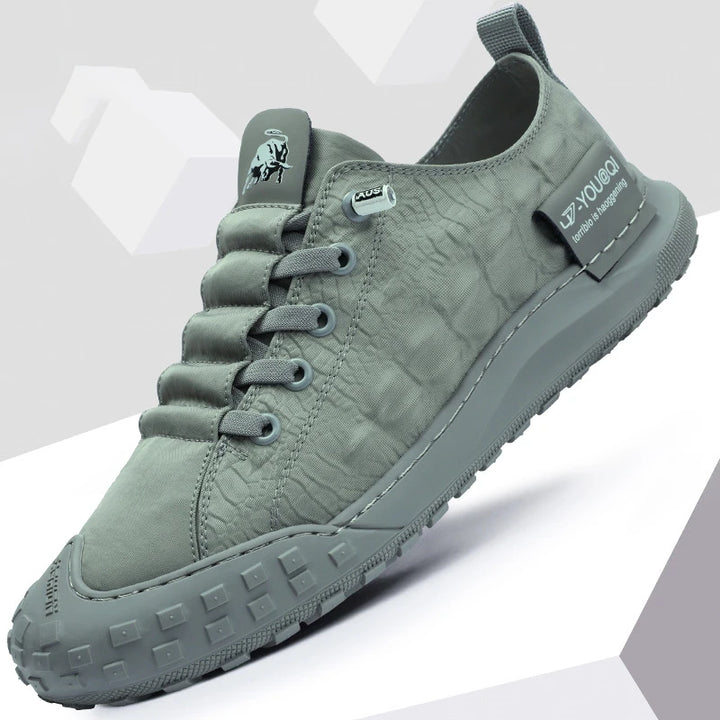 soft sneaker color green size 7 for women