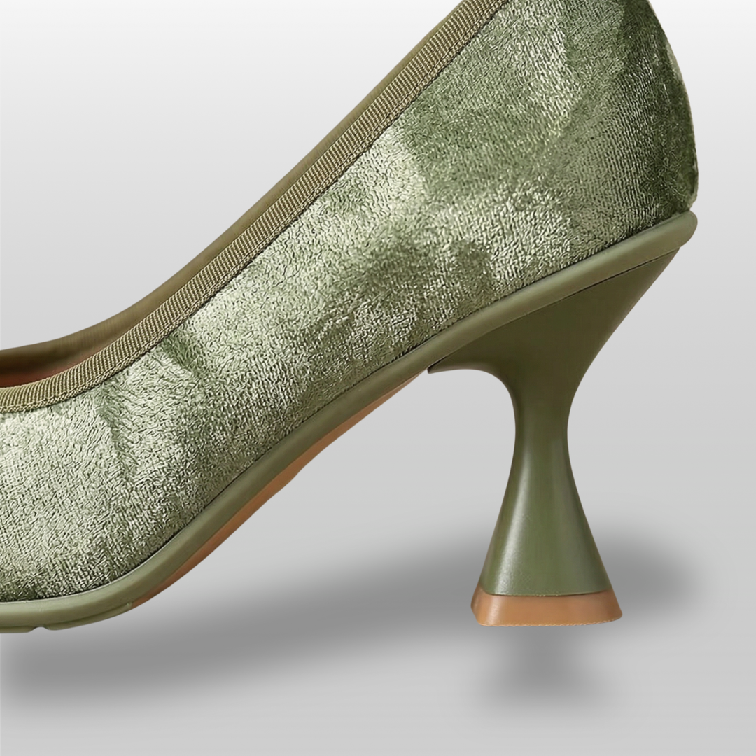 Elara silk leather pumps in Verdant Olive heel detail