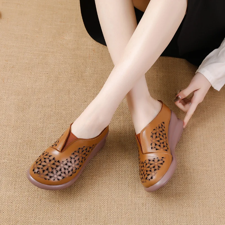 casual sandals color beige size 6 for women