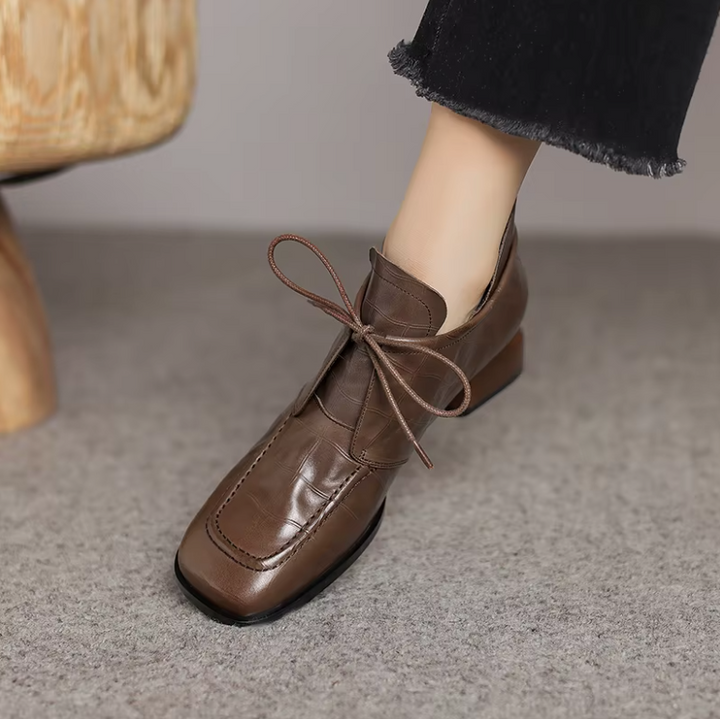 USS Shoes Adriana Women's Leather Cross-Tied Ankle Boots