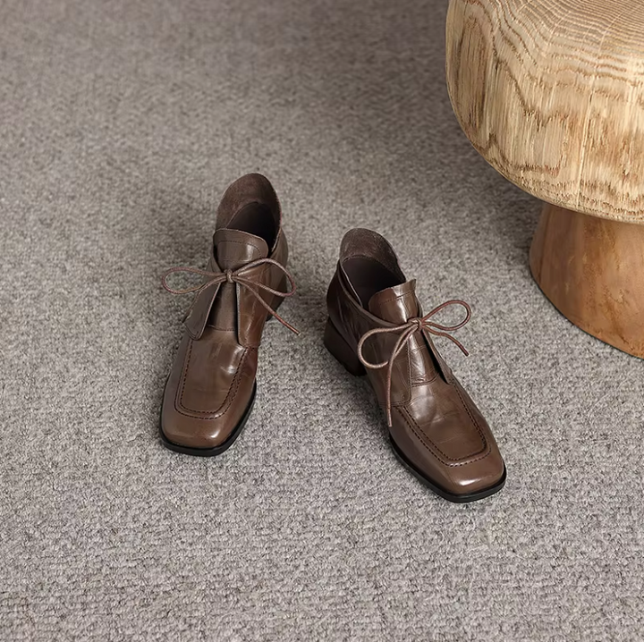 USS Shoes Adriana Women's Leather Cross-Tied Ankle Boots