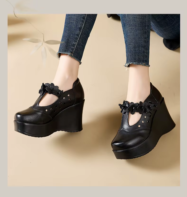USS Shoes Ailing Women's Leather Flower Wedges