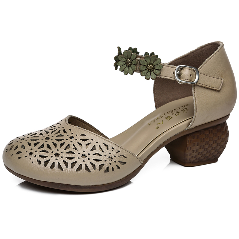 casual sandals color khaki size 7 for women