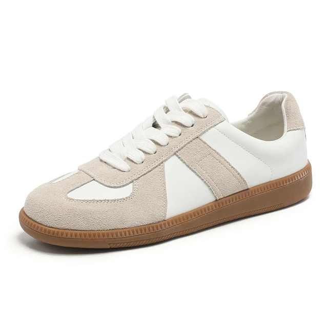 gym sneaker color white size 5.5 for women