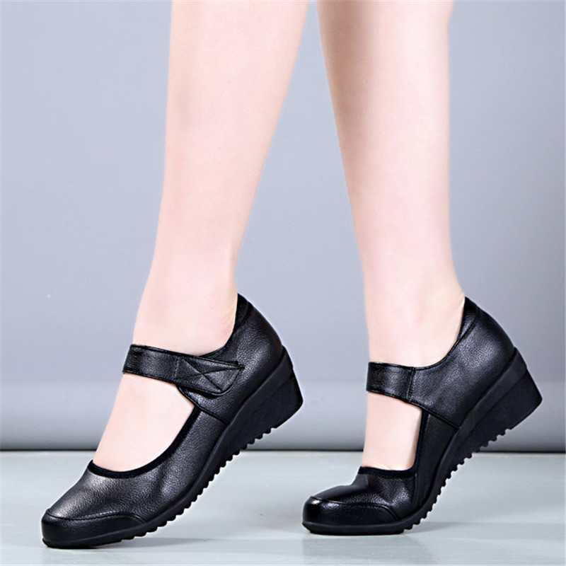 leather sandals color black size 6 for women