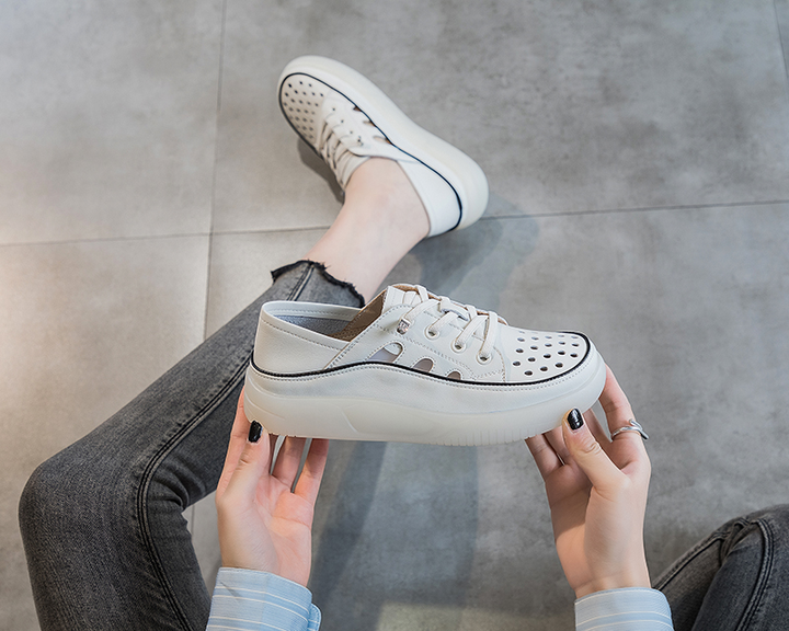 platform sneaker color white size 8 for women