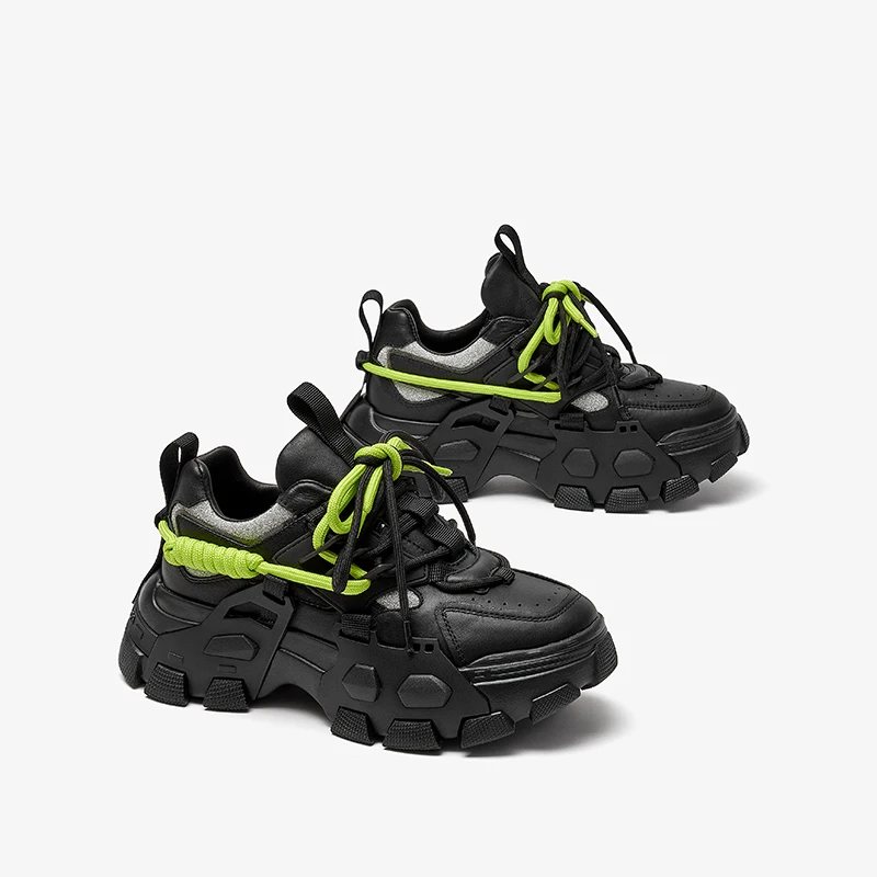 soft sneaker color black size 7 for women
