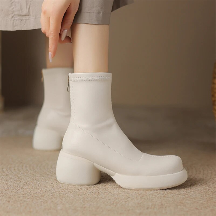 winter round toe boots color white size 8 for women