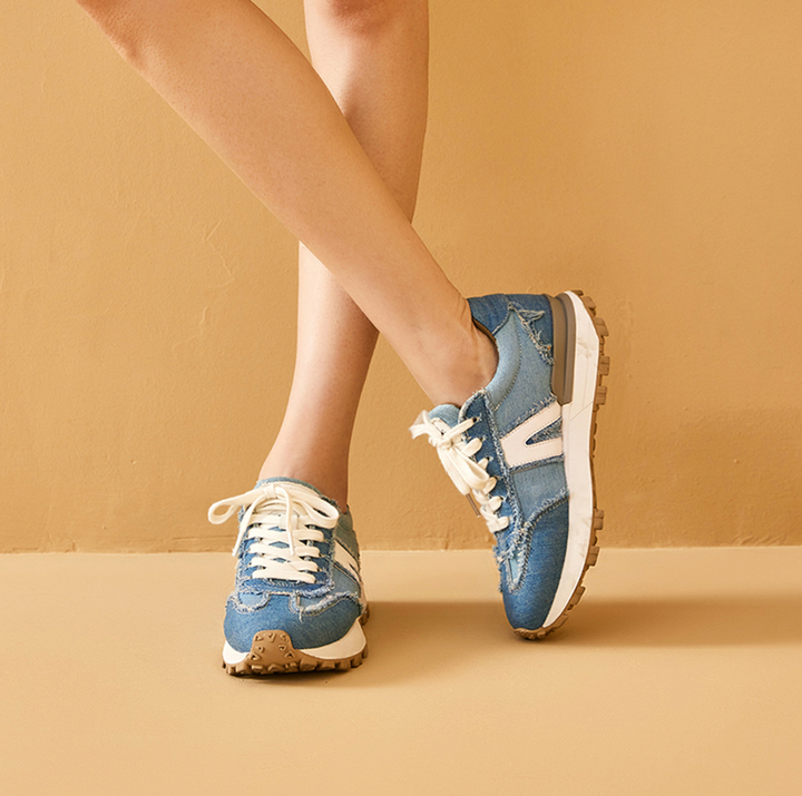 high quality sneaker color blue size 8 for women