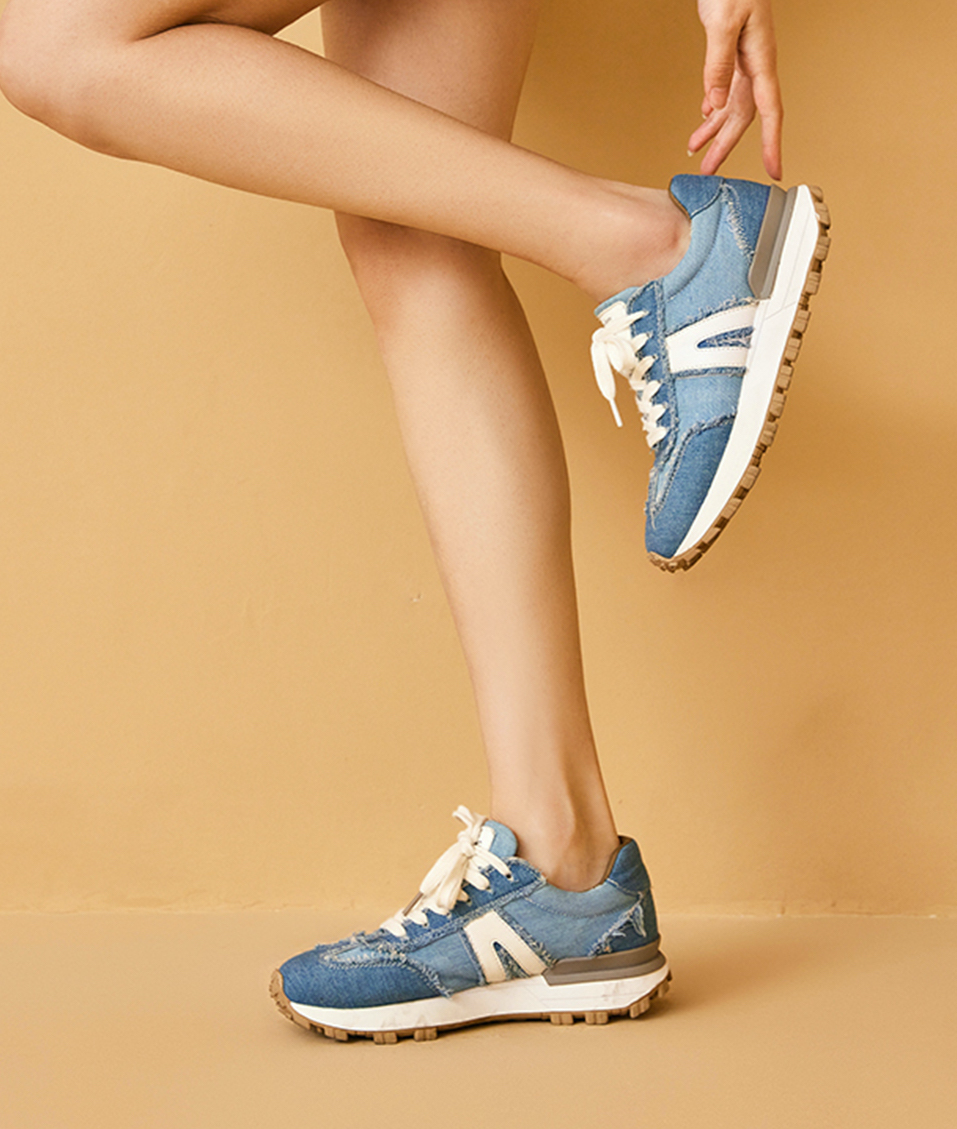 summer sneaker color blue size 6.5 for women