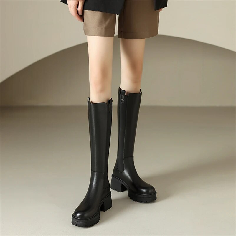 long winter boots color black size 5 for women