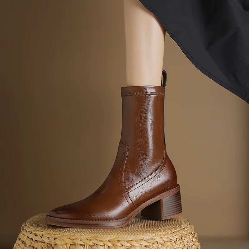 autumn boots color black size 5.5 for women