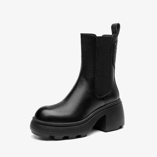 elastic band winter boots color black size 6.5 for women