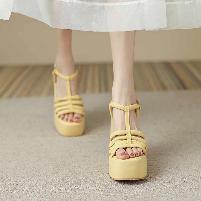 strip sandal color yellow size 6 for women