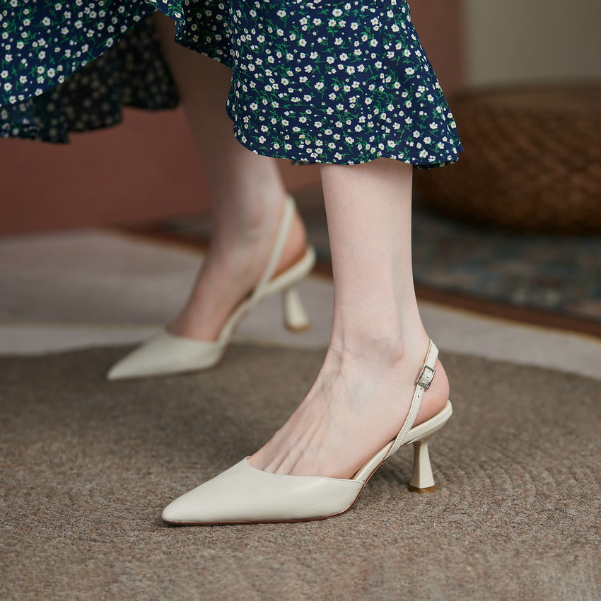 leather pumps shoes color beige size 5.5 for women