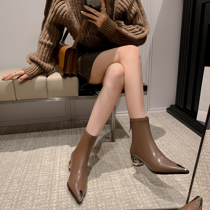 winter boots color caramel size 8 for women