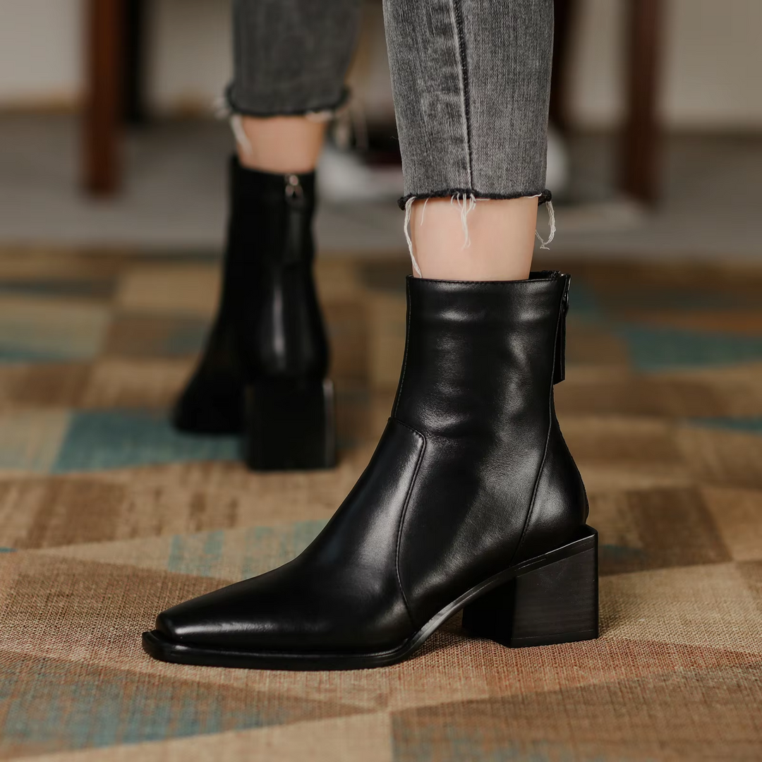 short plush boots color black size 7.5 for women
