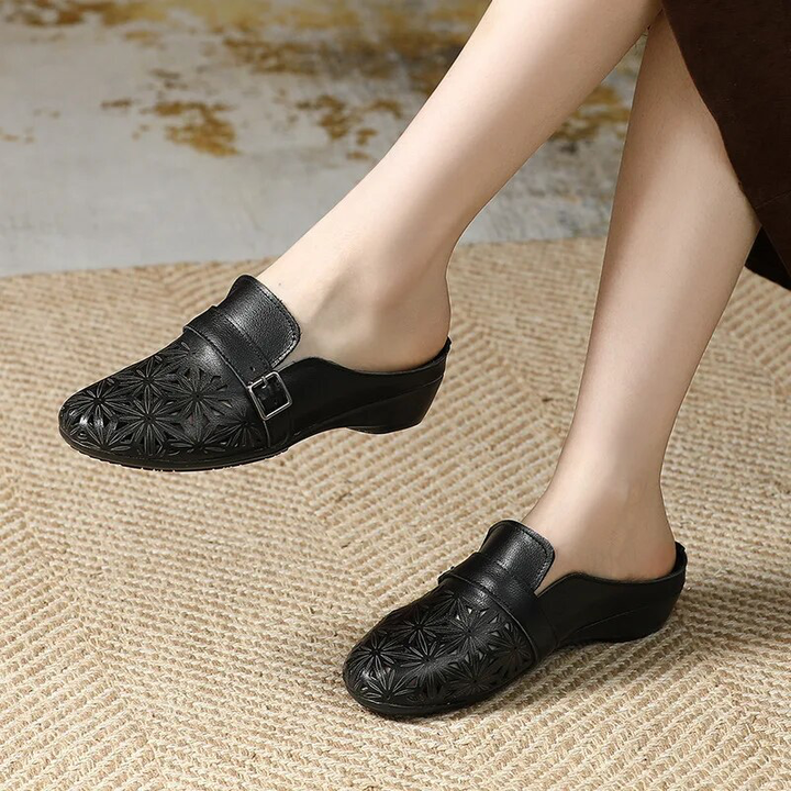 casual clogs color black size 7 for women