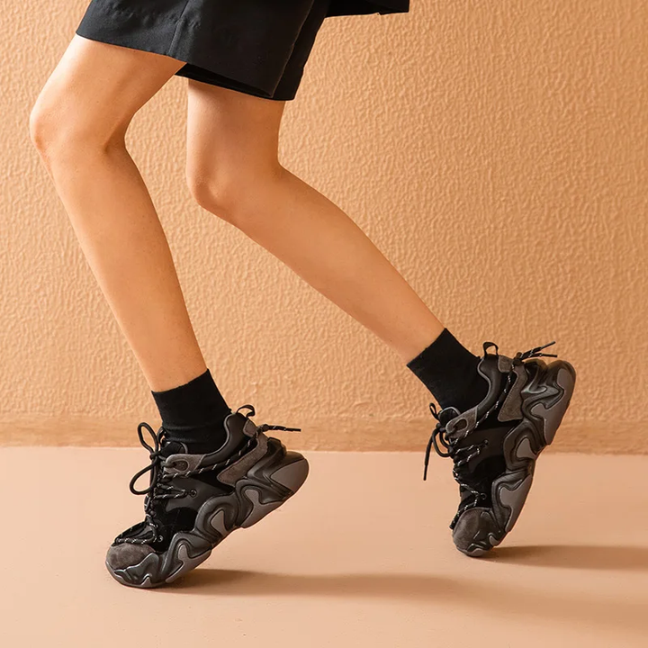 high quality sneaker color black size 7 for women