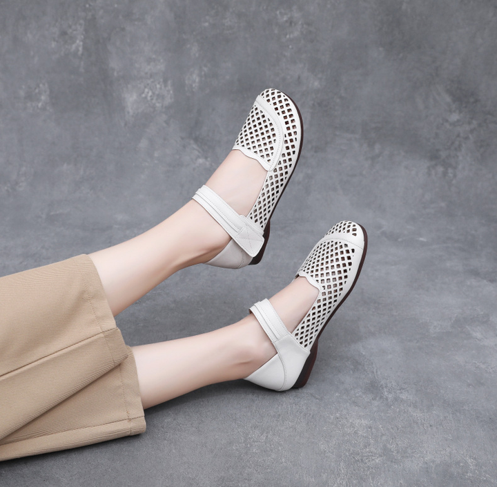 summer sandals color beige size 9for women
