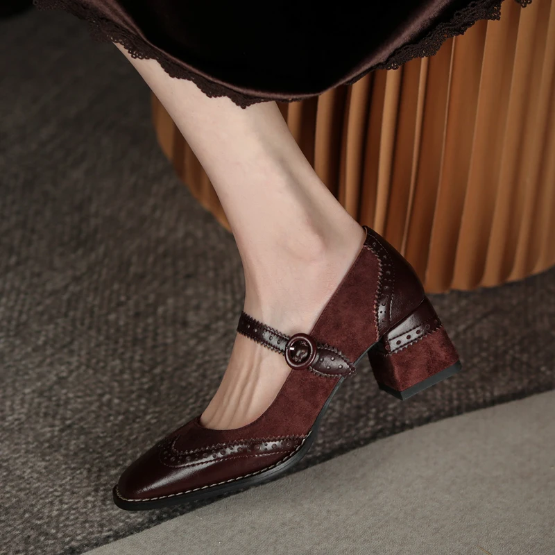 leather pump shoes color brown size 5 for women