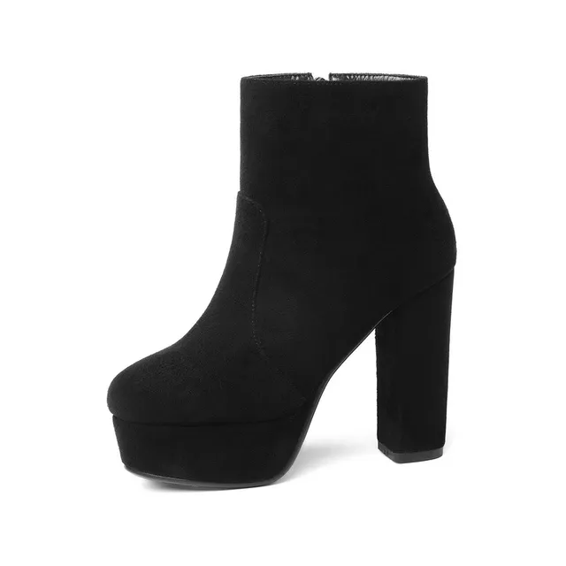 leather boots color black size 6 for women