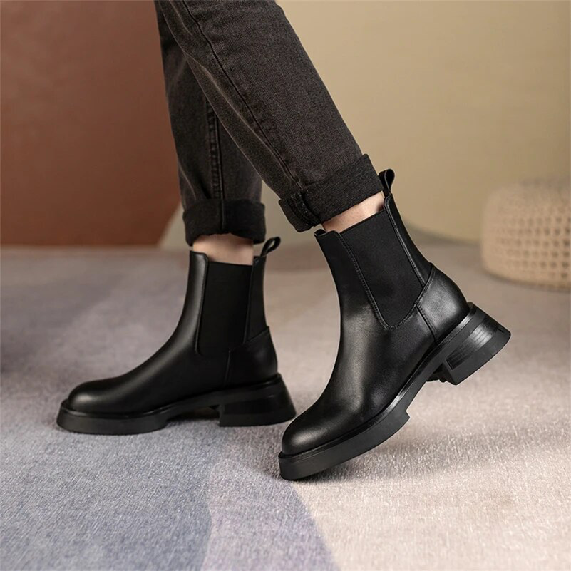 round toe boots color black size 7 for women