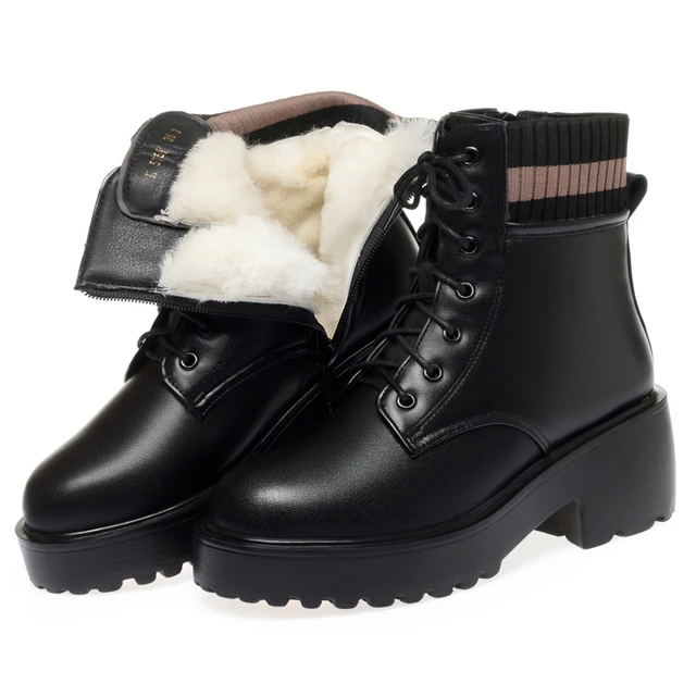 non slip boots color black size 7.5 for women