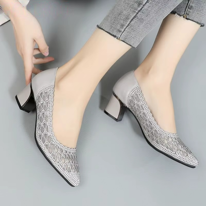 square heel pumps color gray size 6 for women