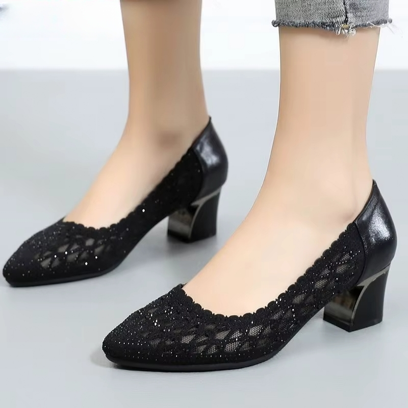 high-quality pumps color black size 7-5 for women