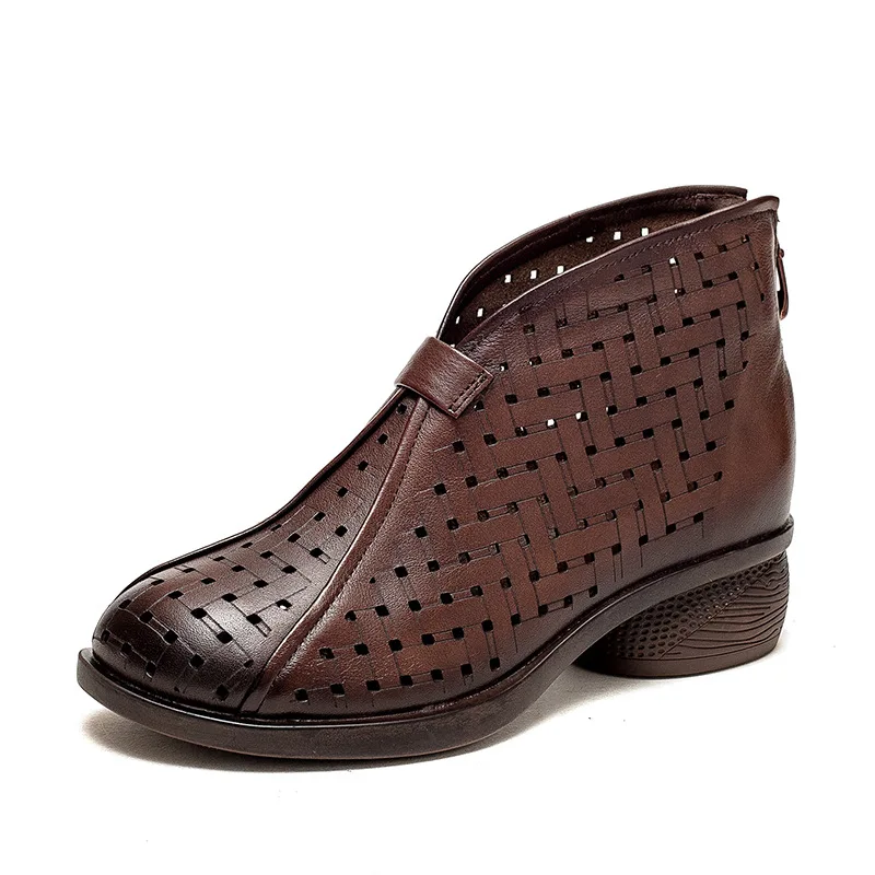 leather boots color brown size 5.5 for women