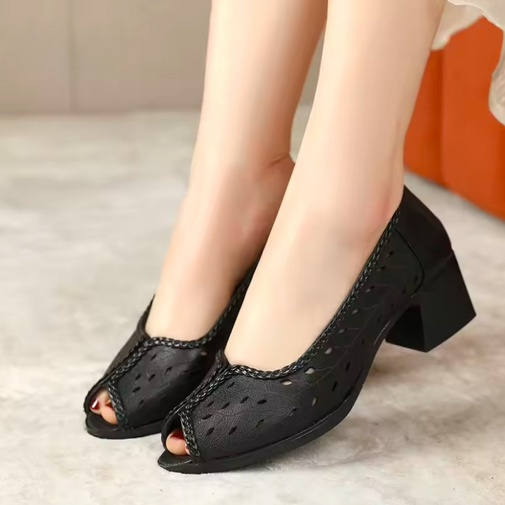 USS Shoes Lucrecia Women's Leather Hollow Sandals