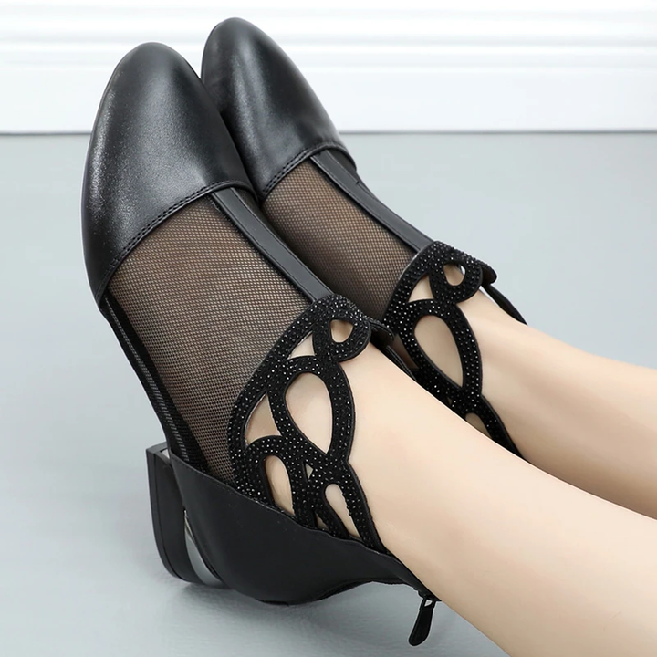 round toe sandals color black size 7 for women