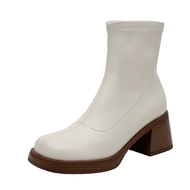 winter boots color white size 6 for women