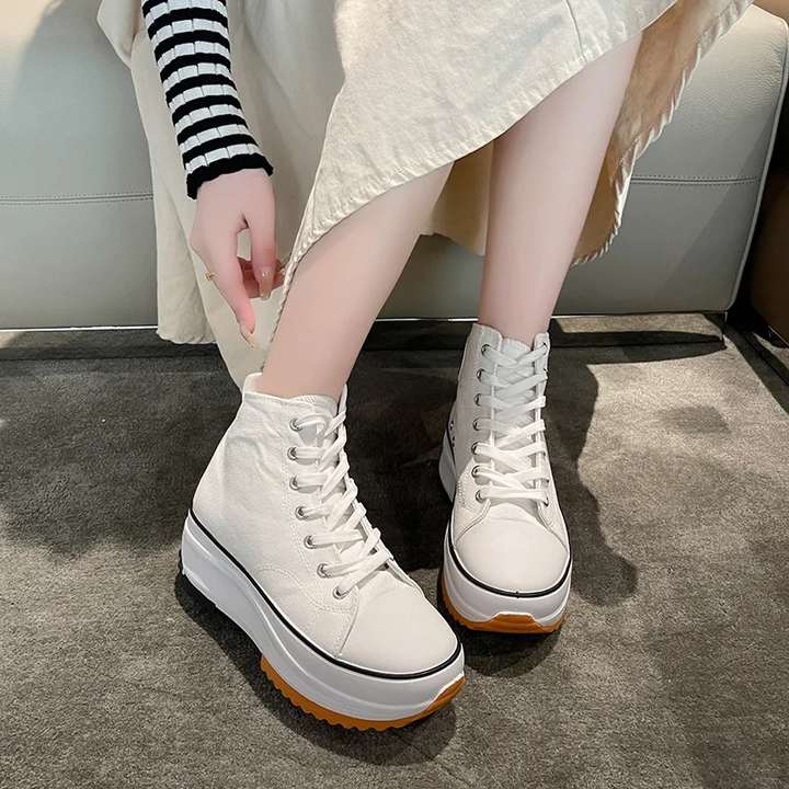 autumn sneaker color white size 8 for women