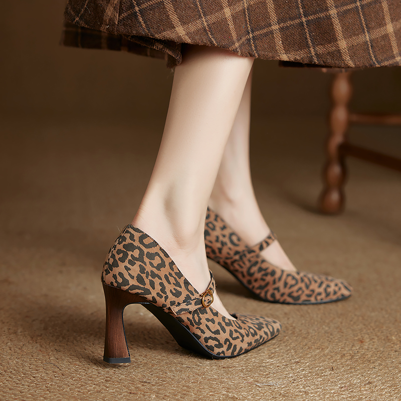 dress pumps color brown size 6 for women