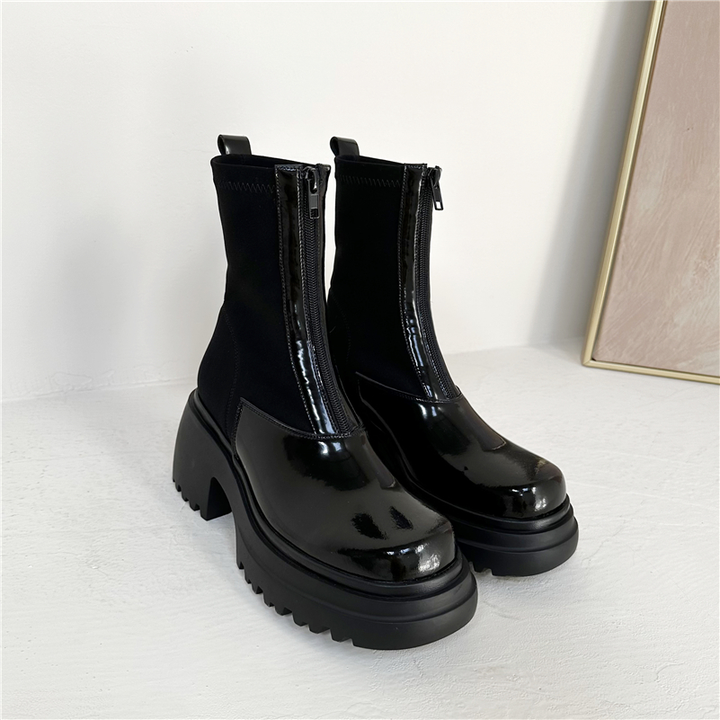 winter boots color black size 6 for women