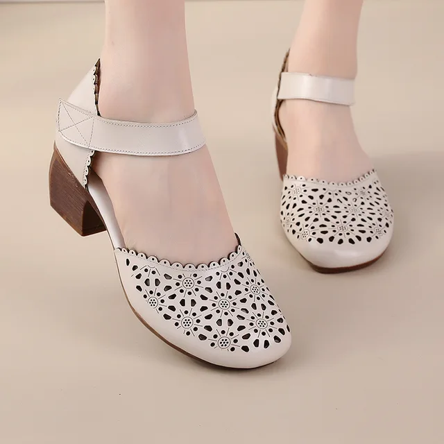 breathable sandals color beige size 6 for women