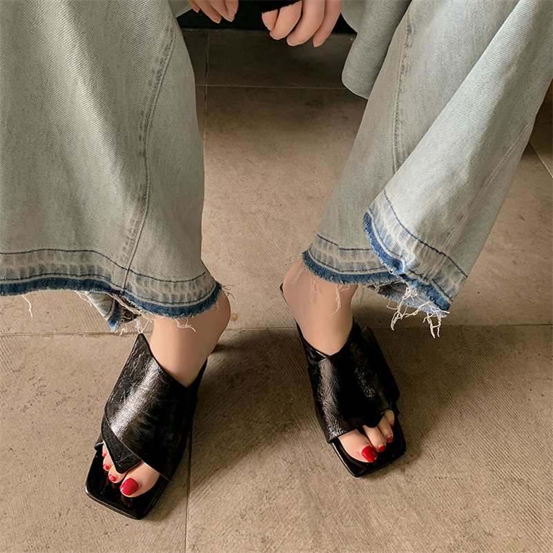 sandals color black size 6 for women