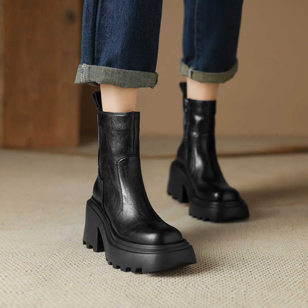 winter boots color black size 6.5 for women