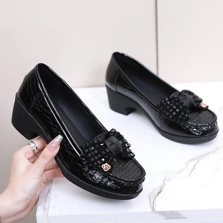 slip on pumps shoes color black size 7 for women