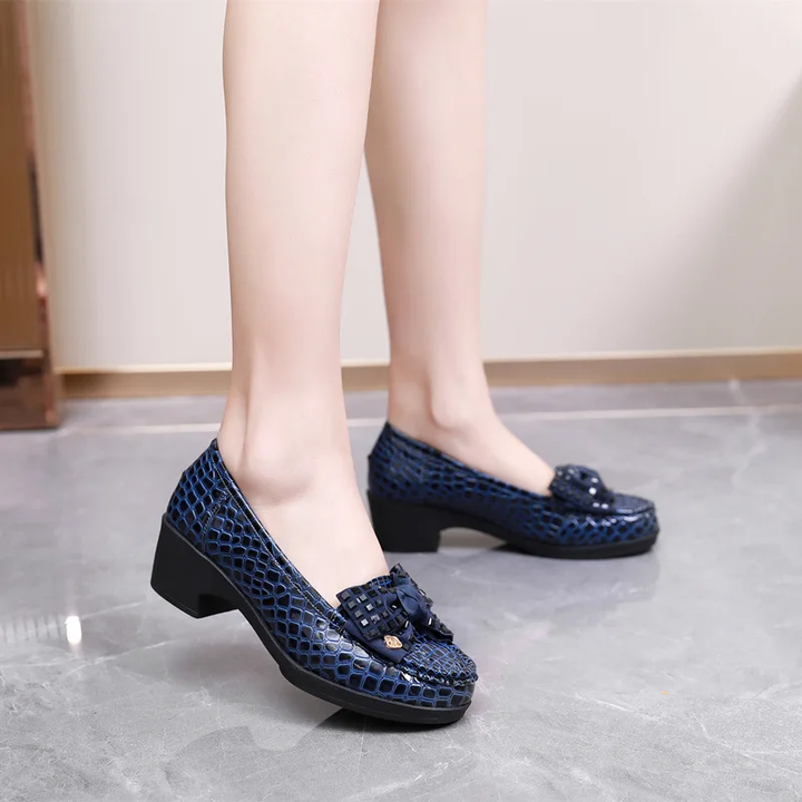 leather pumps shoes color blue size 9 for women