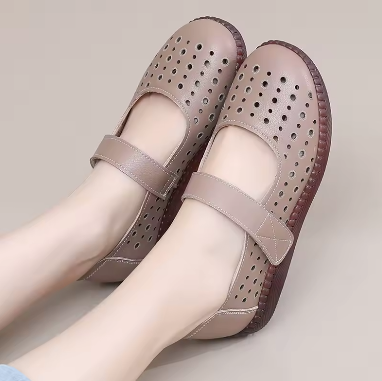 casual sandals color khaki size 7.5 for women