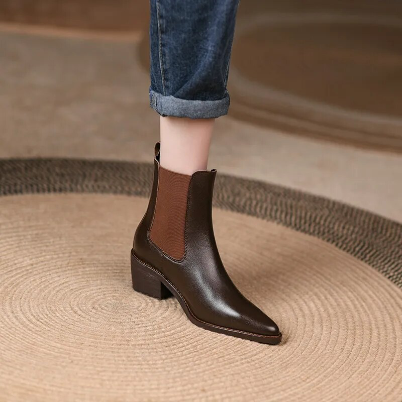 chelsea boots color brown size 6 for women