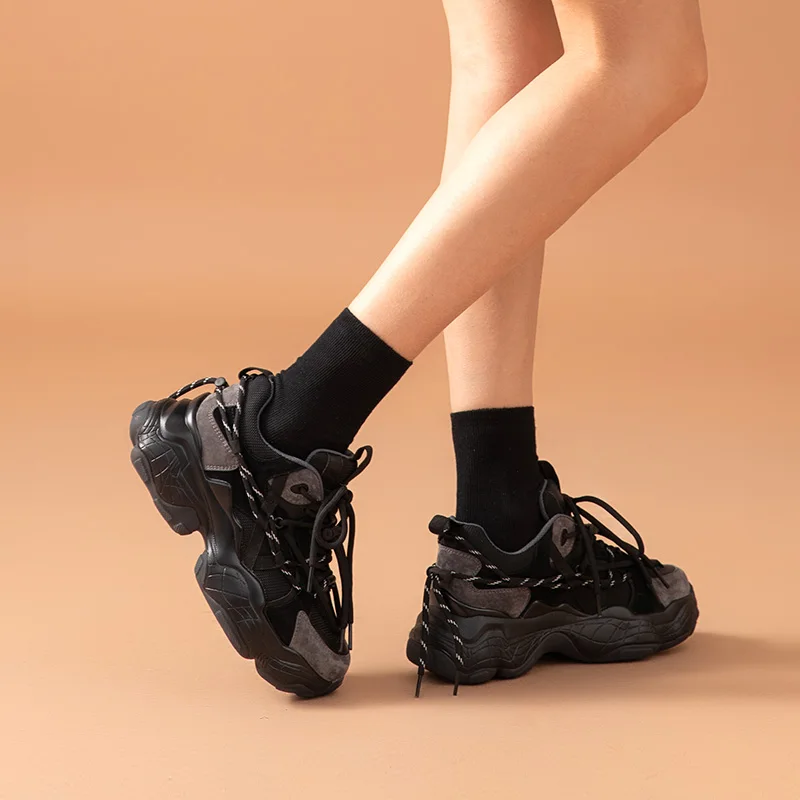 leather sneaker color black size 8.5 for women