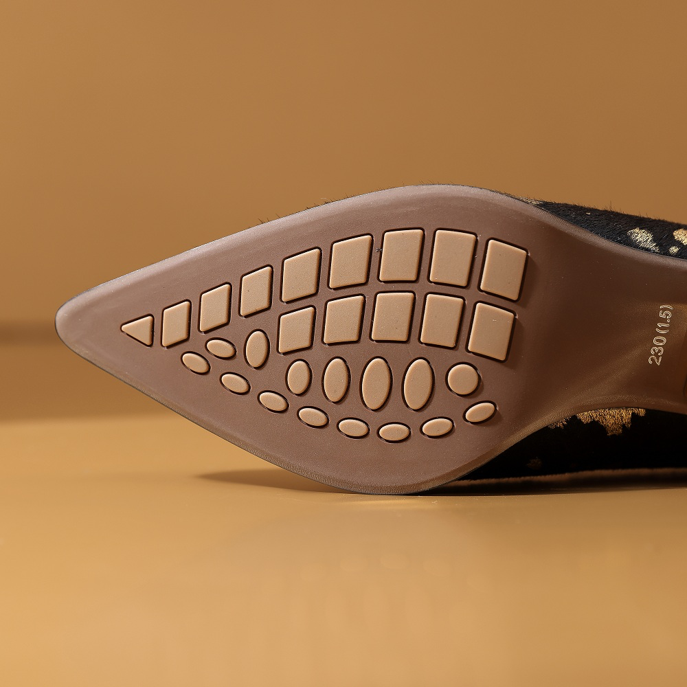 non slip boots color gold size 8.5 for women