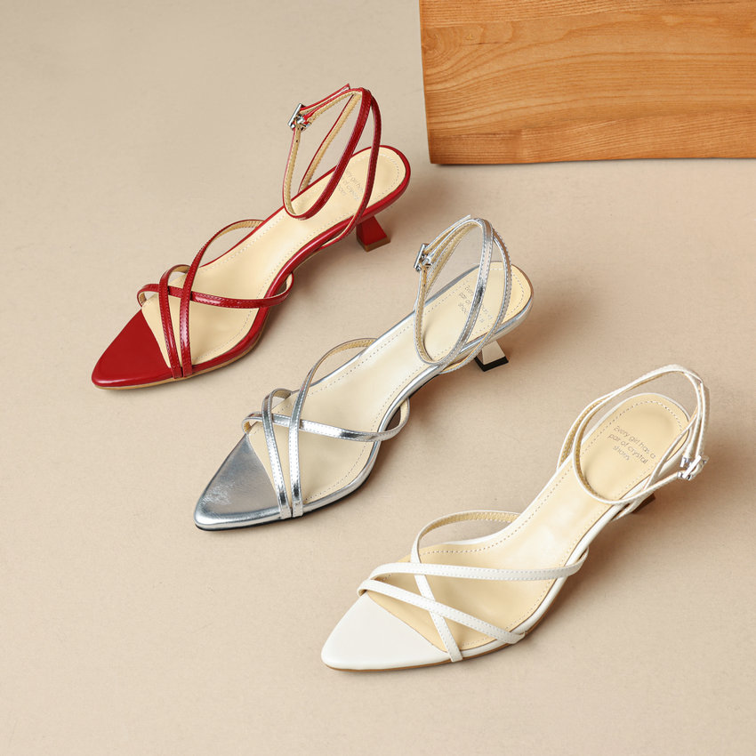 casual sandals color beige size 6.5 for women