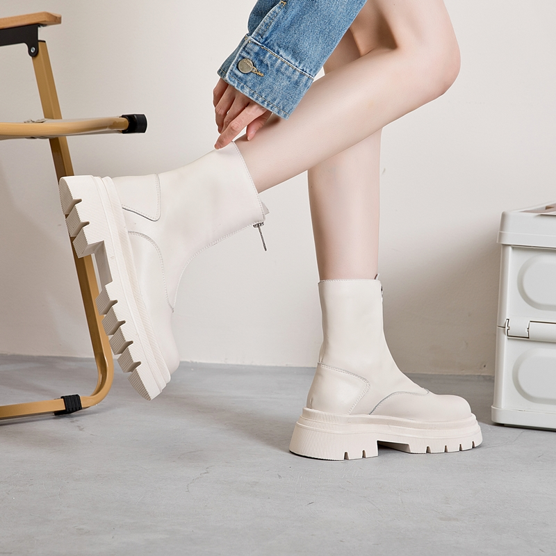 snow boots color beige size 7.5 for women